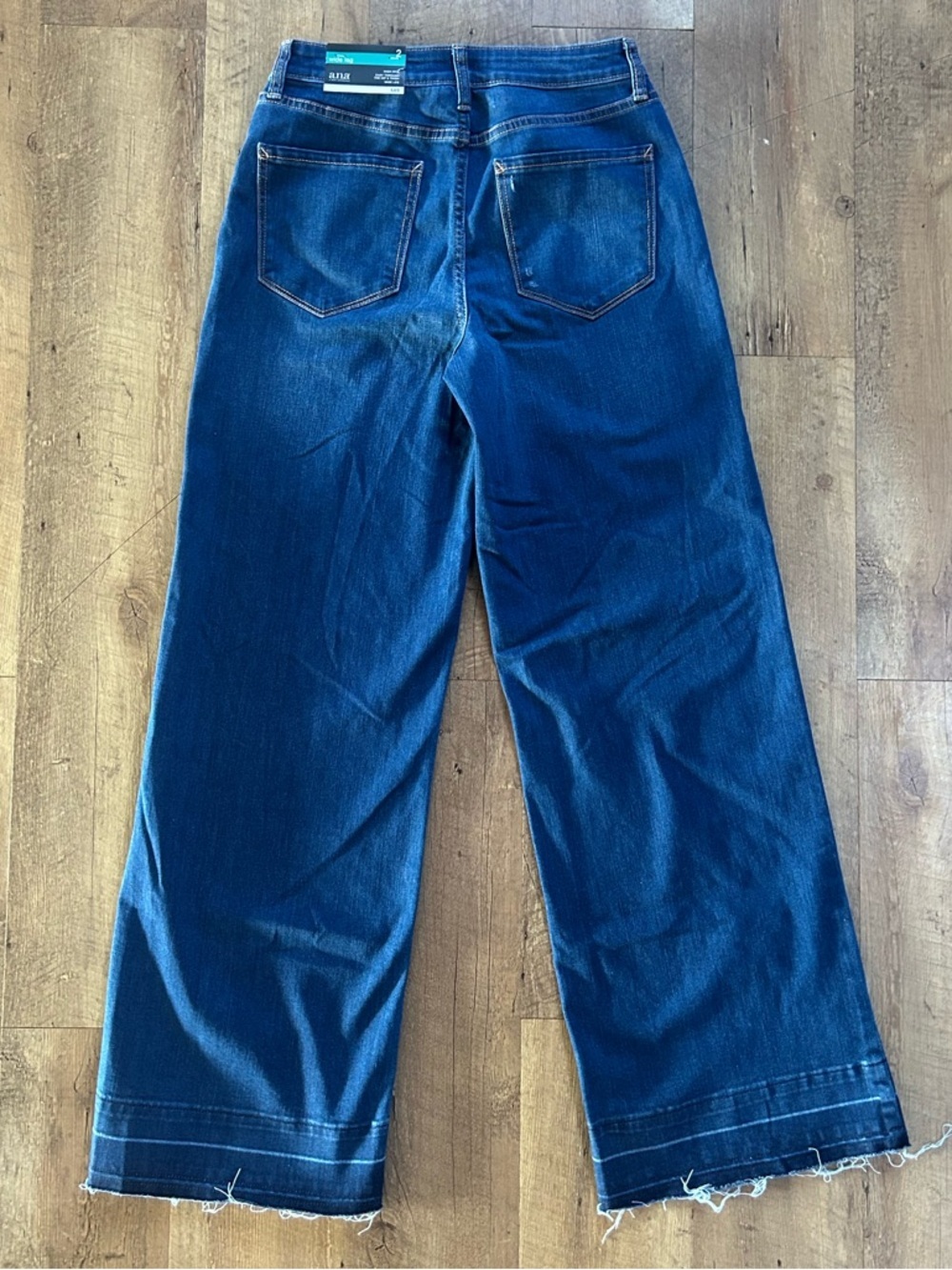 a.n.a High Rise Wide Leg Jeans Size 2 NWT Medium Wash Raw Hem - Picture 2 of 15
